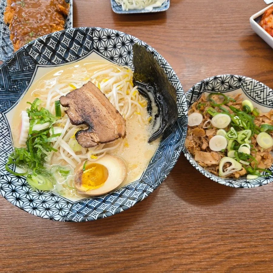 면식당 돈코츠라멘 한 그릇
