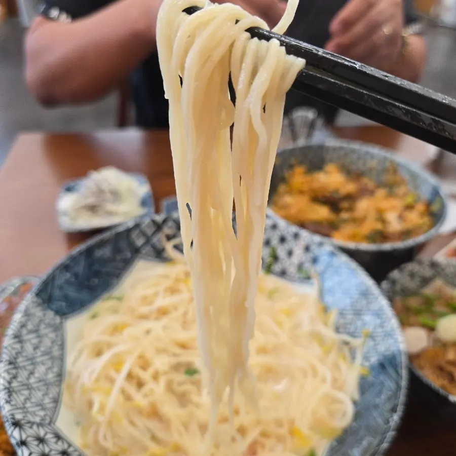 돈코츠라멘과 불맛미니부타동 세트