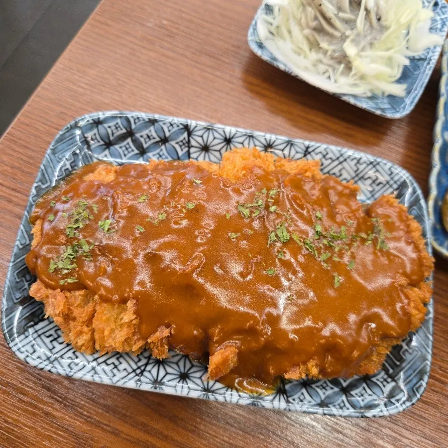 매운갈비덮밥 한 그릇