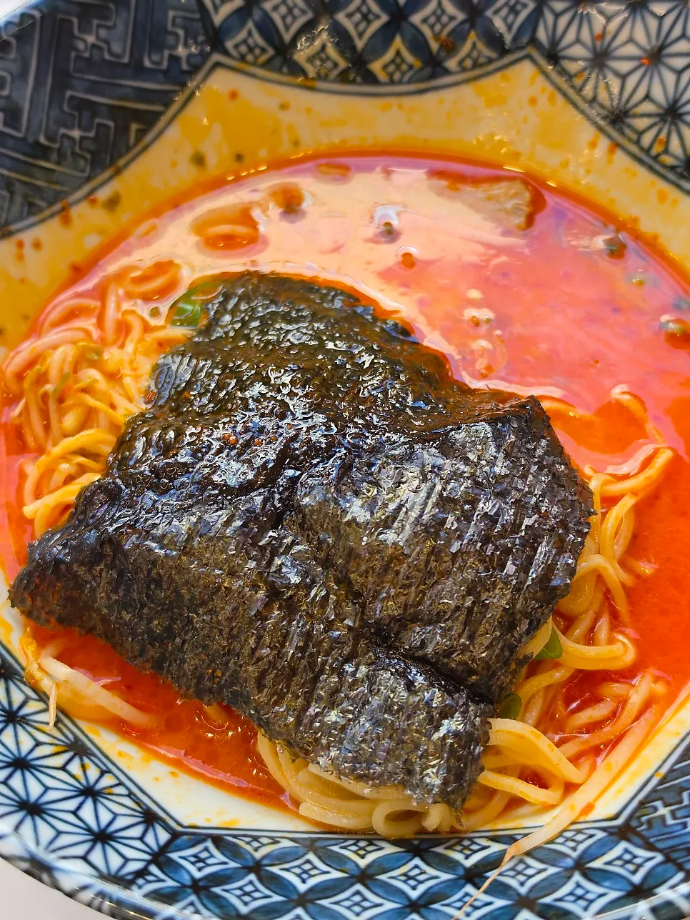 마라돈코츠라멘 면 들어올린 모습
