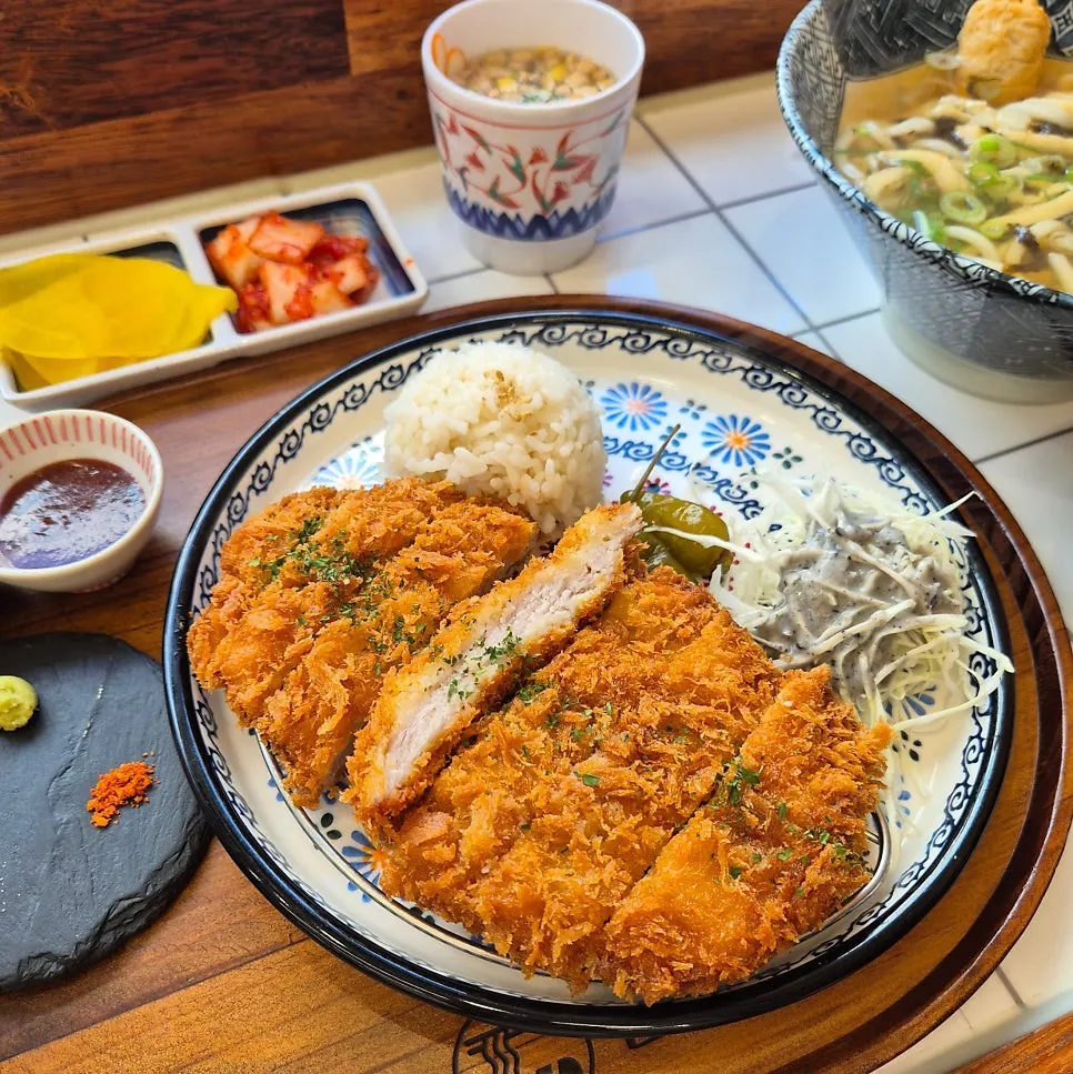 기름쩐내 없이 바삭한 면식당 돈가스