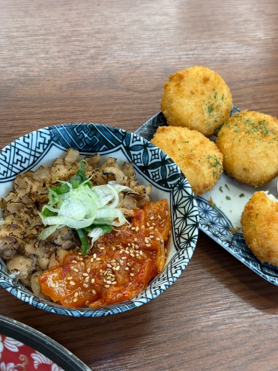 A bowl of mini kimchi buta-don side dish