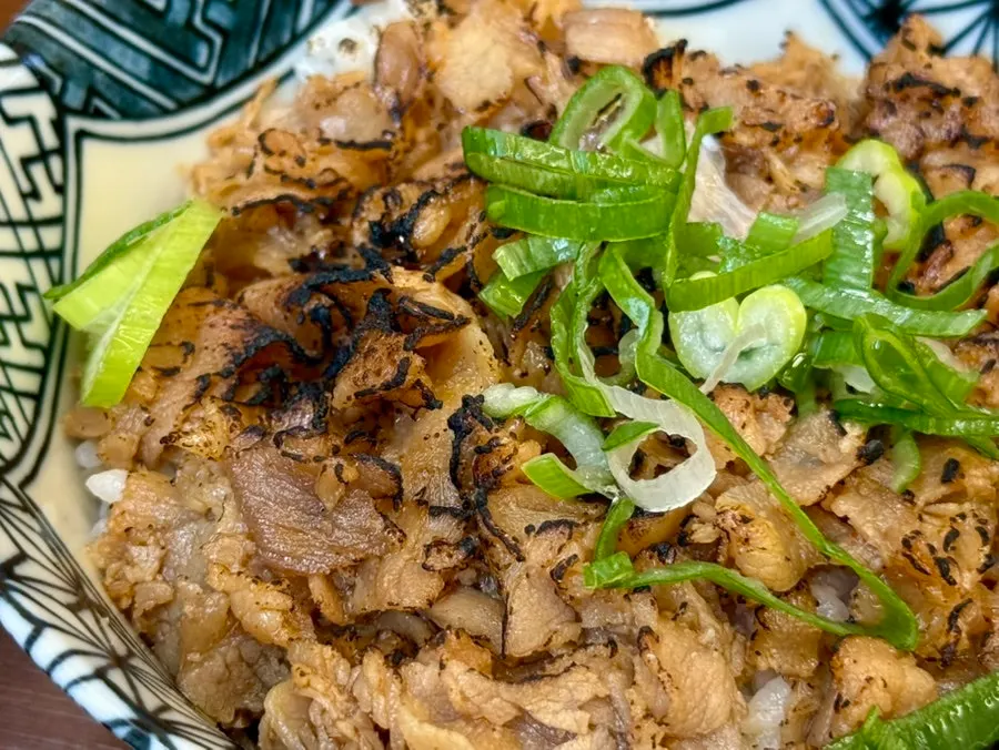 Mini butadon with a fire-grilled flavor