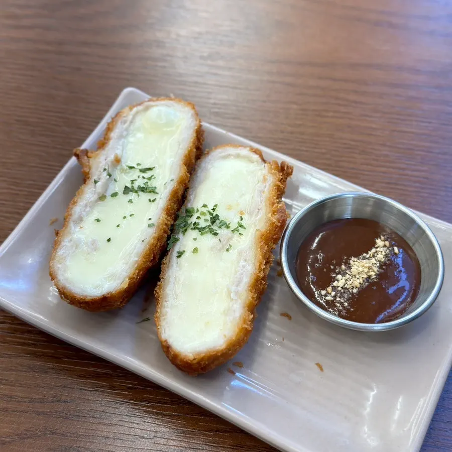 Side dish of mozzarella cheese katsu, 2 pieces