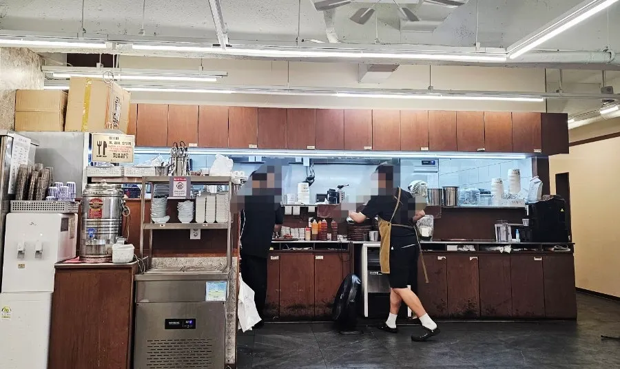 면식당 계명대점 오픈 주방