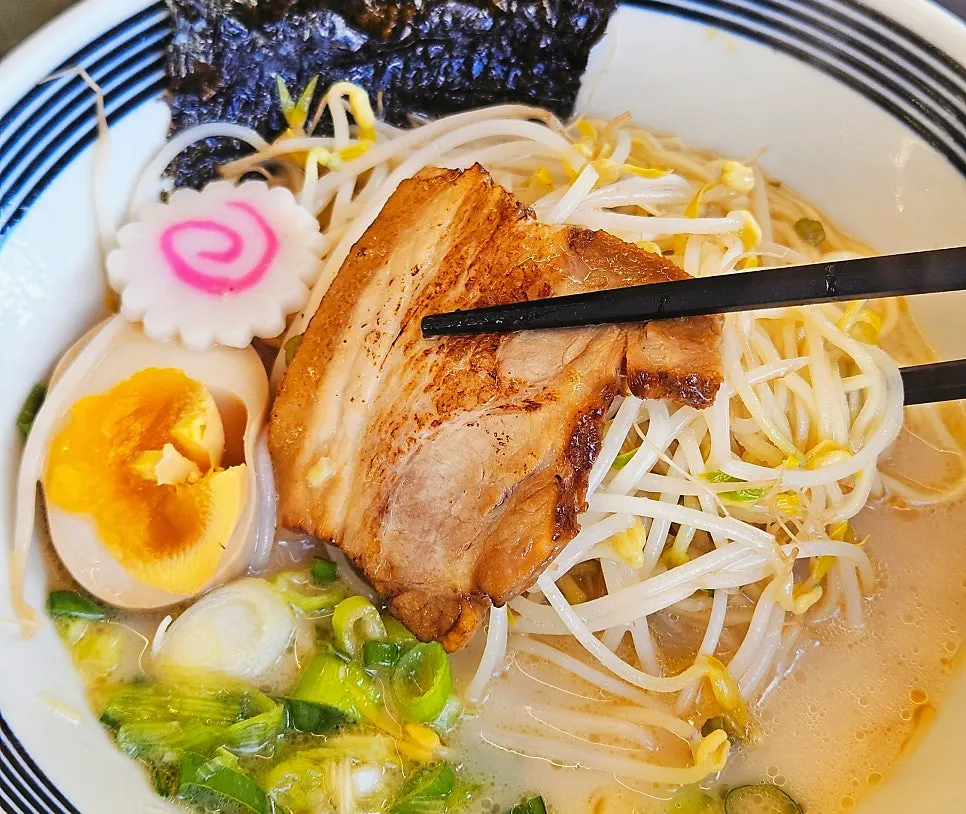Tonkotsu ramen with chashu, narutomaki, and bean sprouts