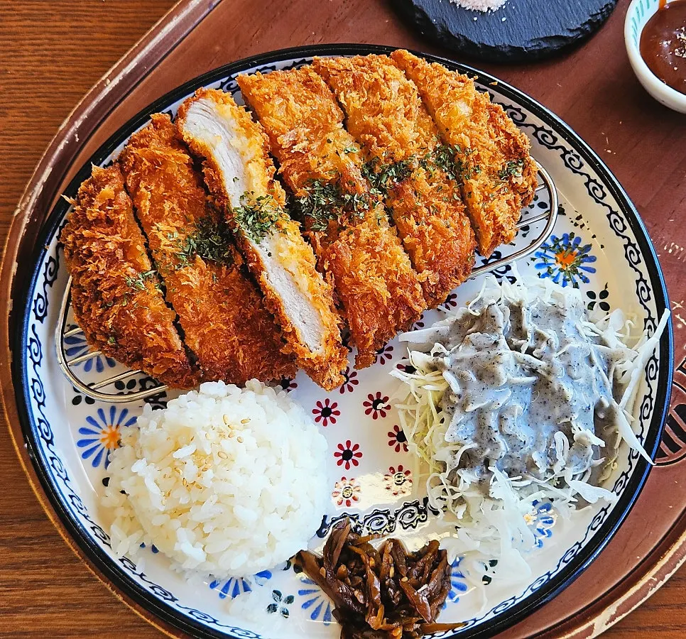 Cross-section of loin katsu made with domestic Korean meat