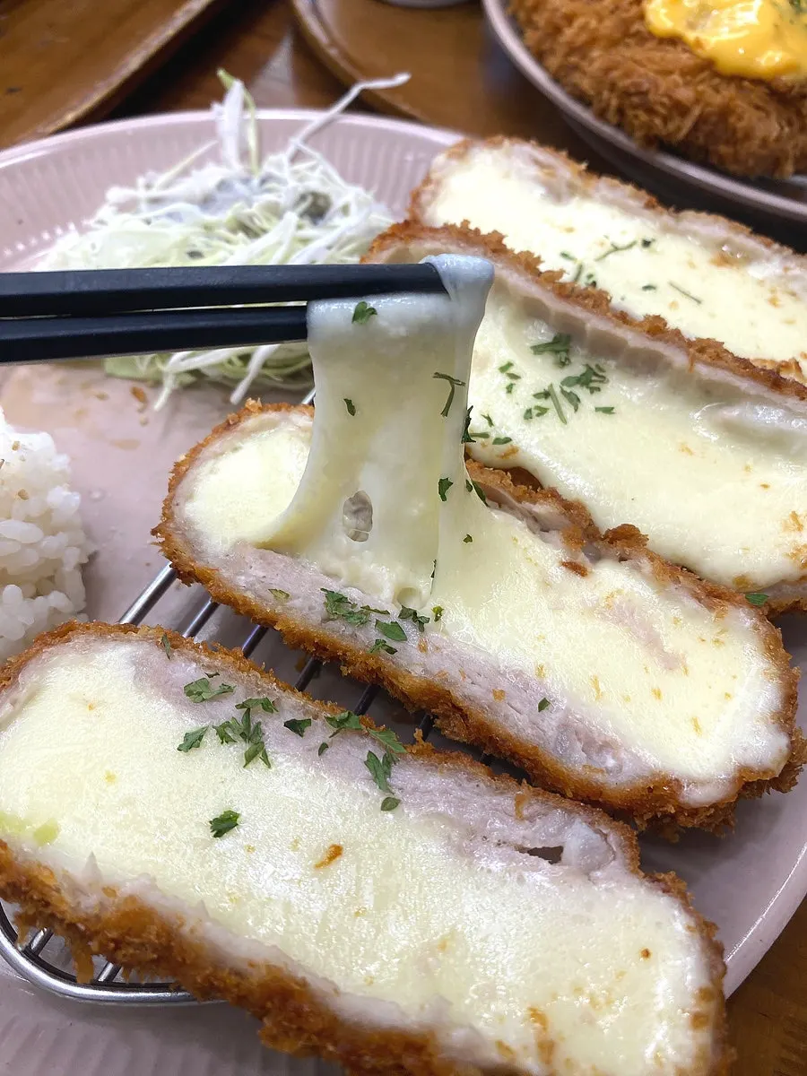 치즈가 쭉 늘어나는 모짜치즈카츠