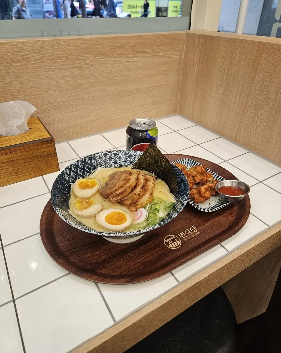 Freshly served tonkotsu ramen and 5-piece karaage