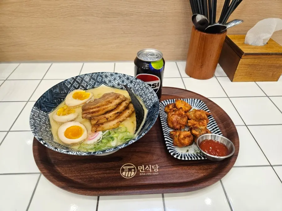 Ramen and karaage set served on a Myeonsikdang tray