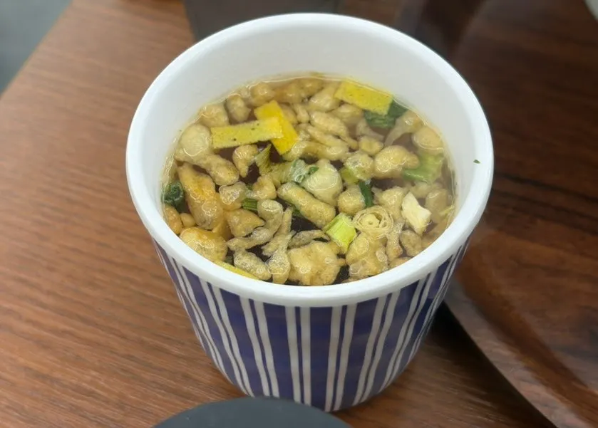Using the table kiosk and self-serve broth bar