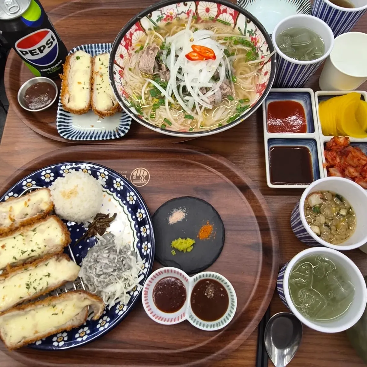 치즈가 쭉 늘어나는 치즈돈가스 단면