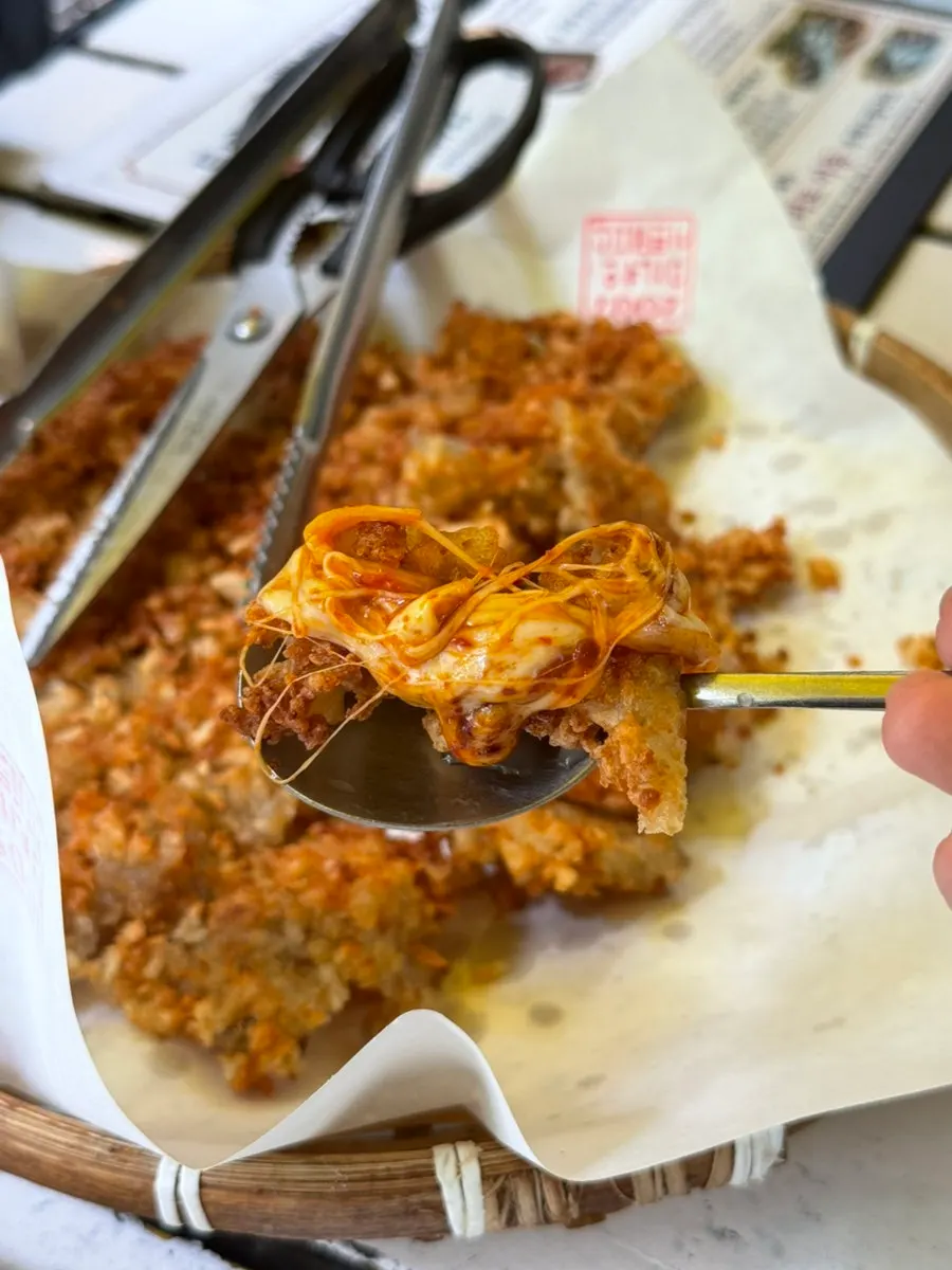 김에 싸 먹는 토마토장 삼겹살 한 점