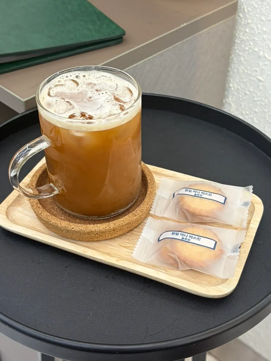 Coffee and biscuits provided while waiting for the dye