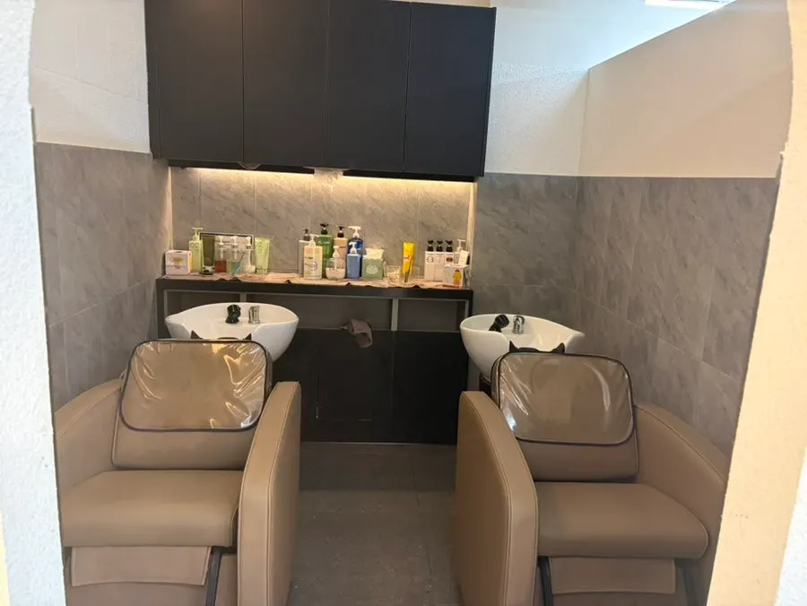 Separate shampoo room