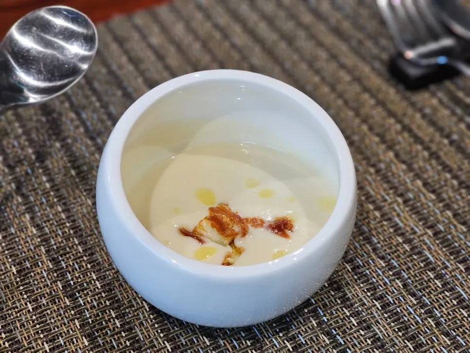 Chef's recommended cauliflower-based seasonal soup