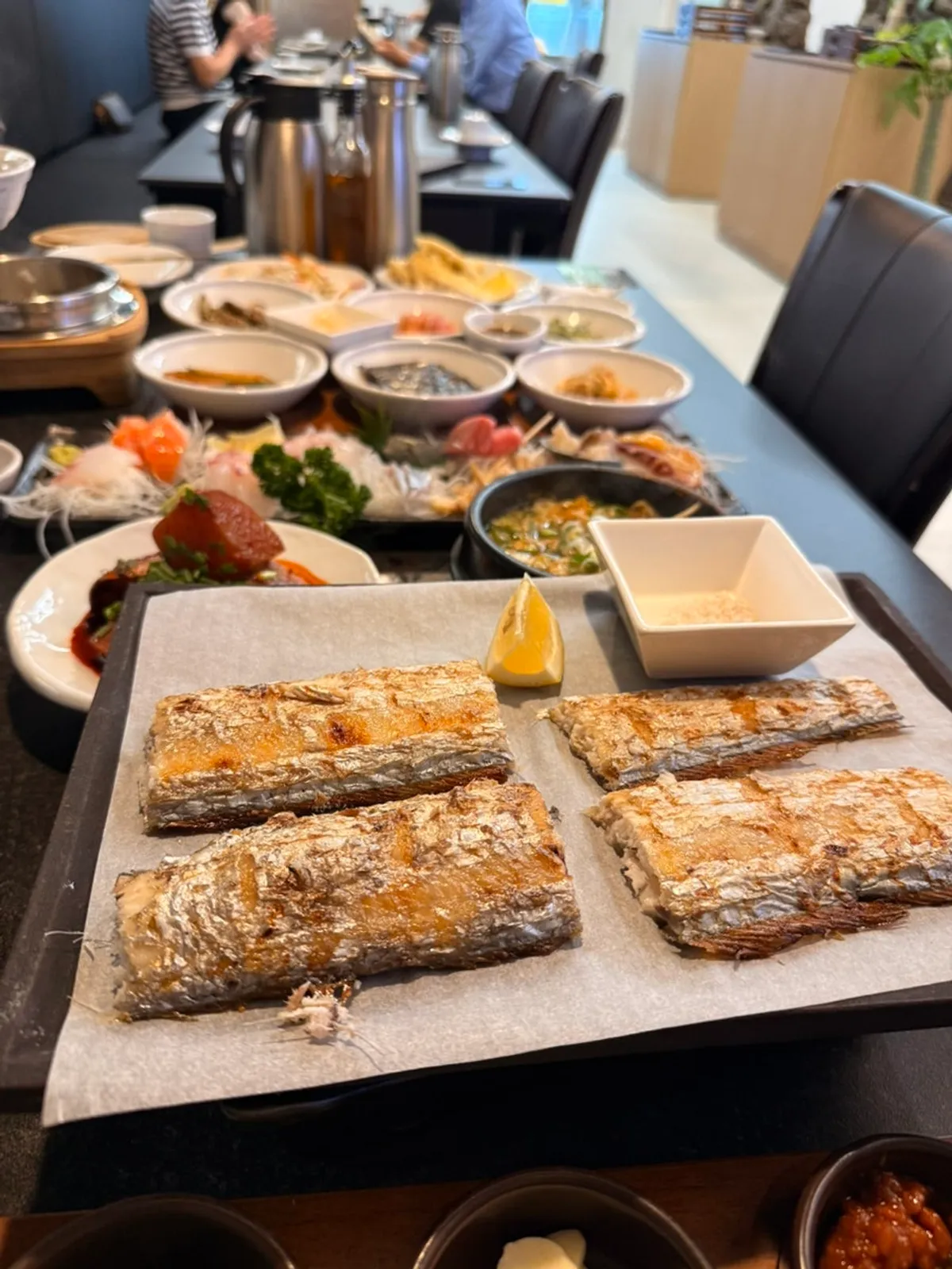 Main photo of the Halla-san set with grilled hairtail at Naegohyang Jeju
