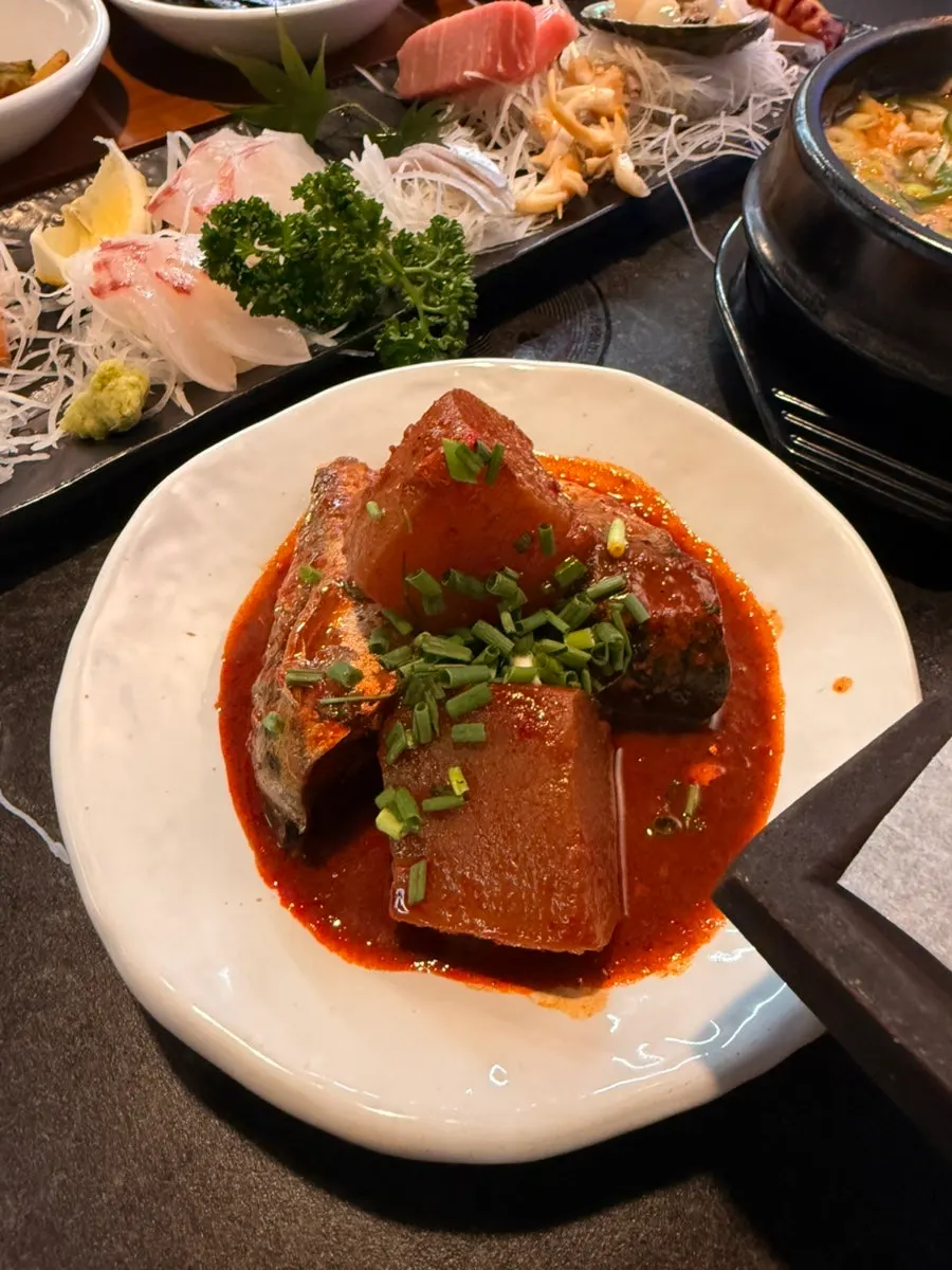 Braised mackerel with radish, well seasoned