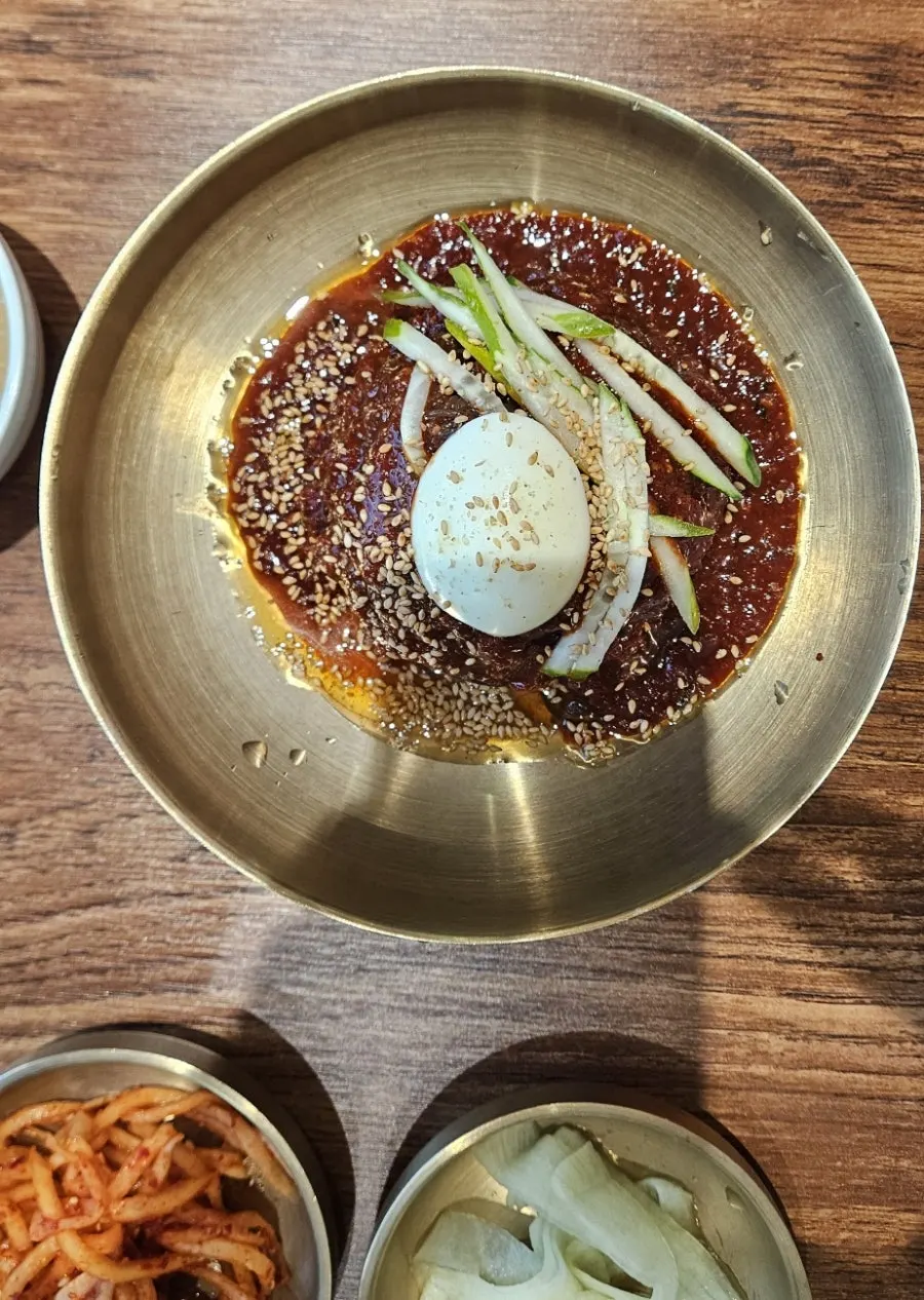Kudzu naengmyeon with ice slush broth