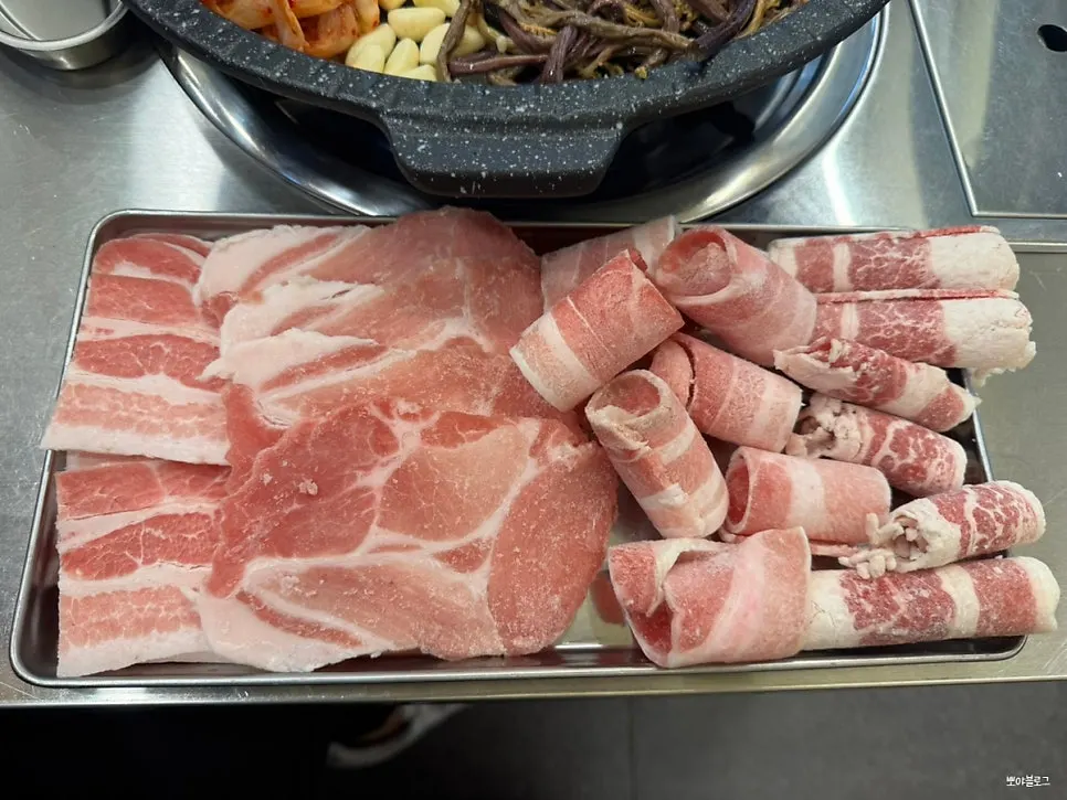 Self-serve bar for lettuce wraps and side dishes