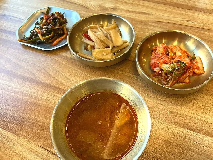 Table spread with lemon soba and sujebi together