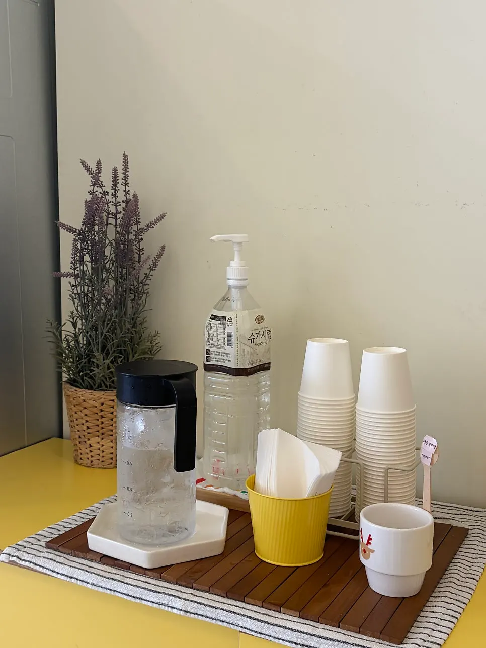 Relaxed atmosphere inside the café