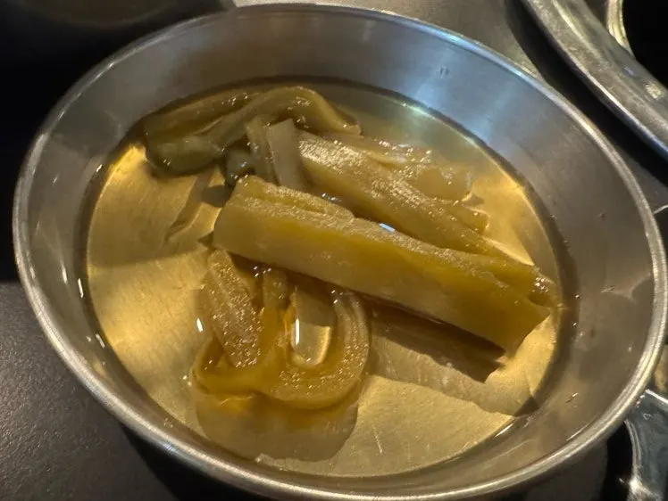 참숯집 도토리 오이무침 반찬