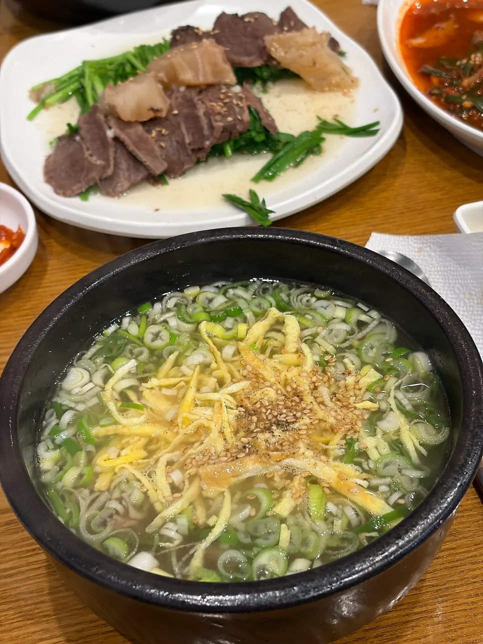 Daging yang diambil keluar dari dalam gomtang