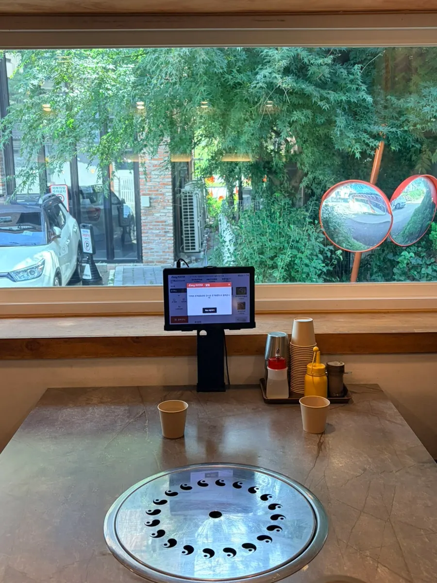 Window-view seat at Najumyeonok Gwacheon Branch
