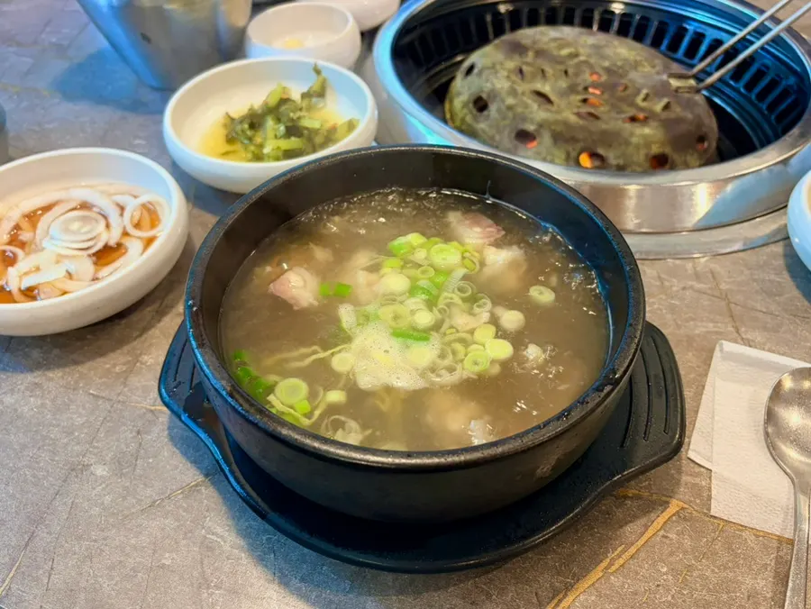 A bowl of clear-broth Naju gomtang