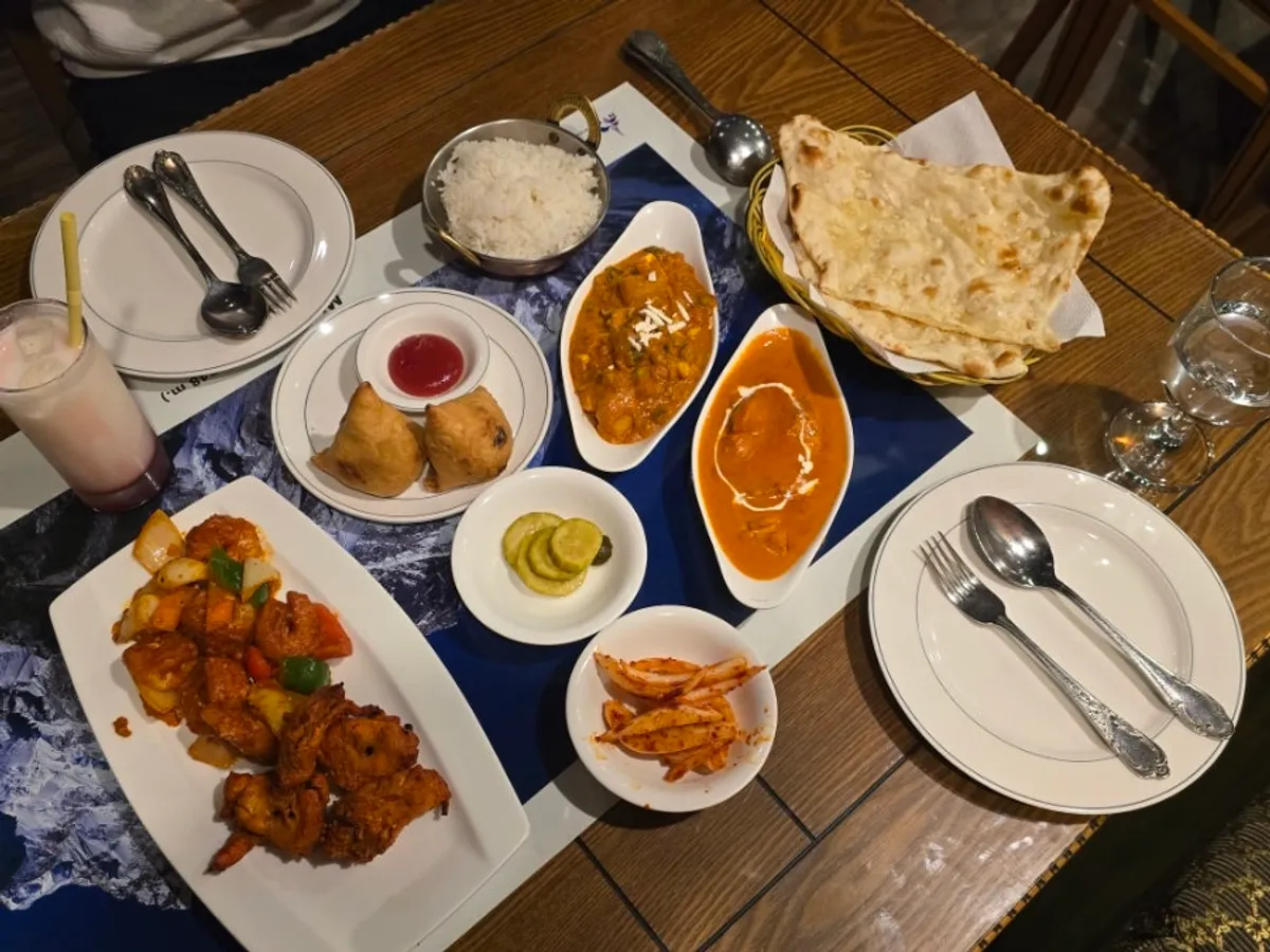 Namaste Dongmyo Branch couple set spread on the table