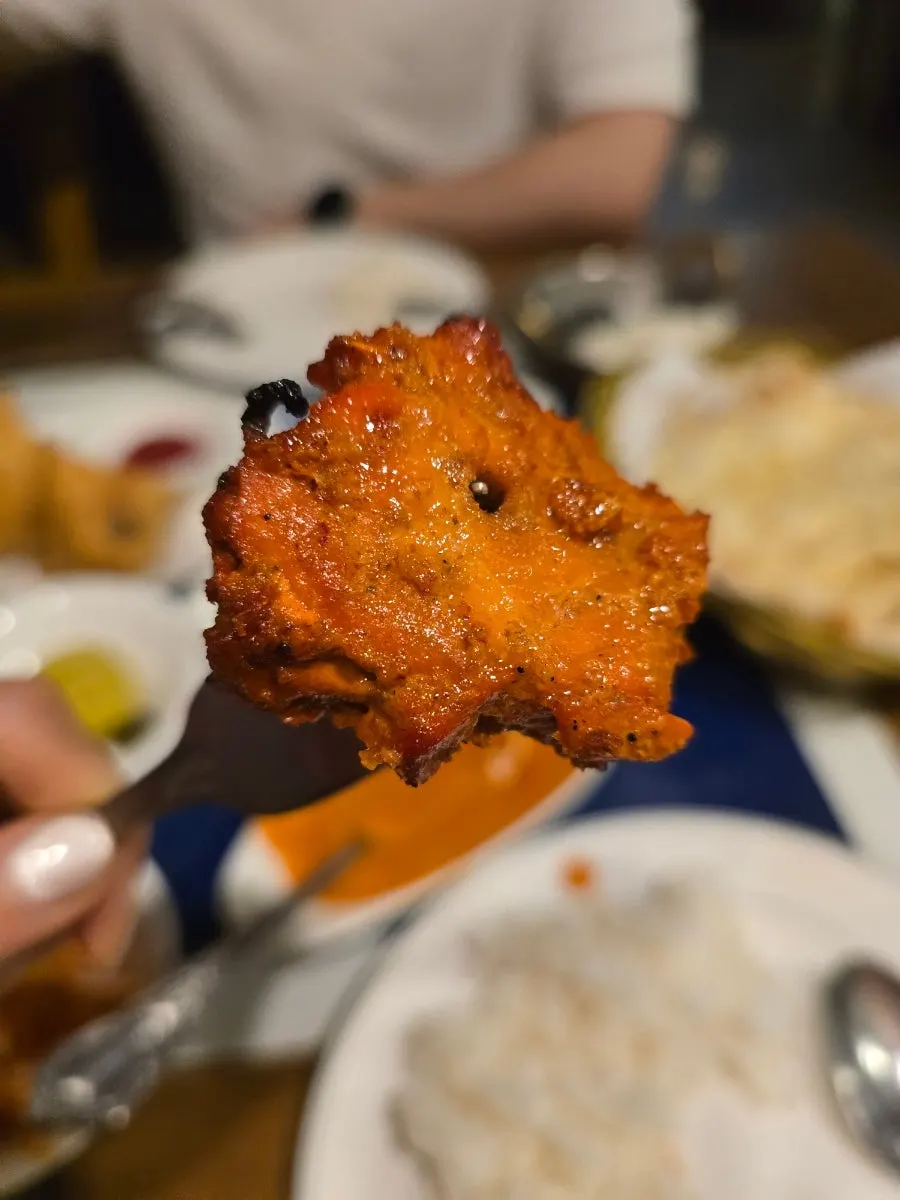 Four pieces of chicken tikka from the couple set
