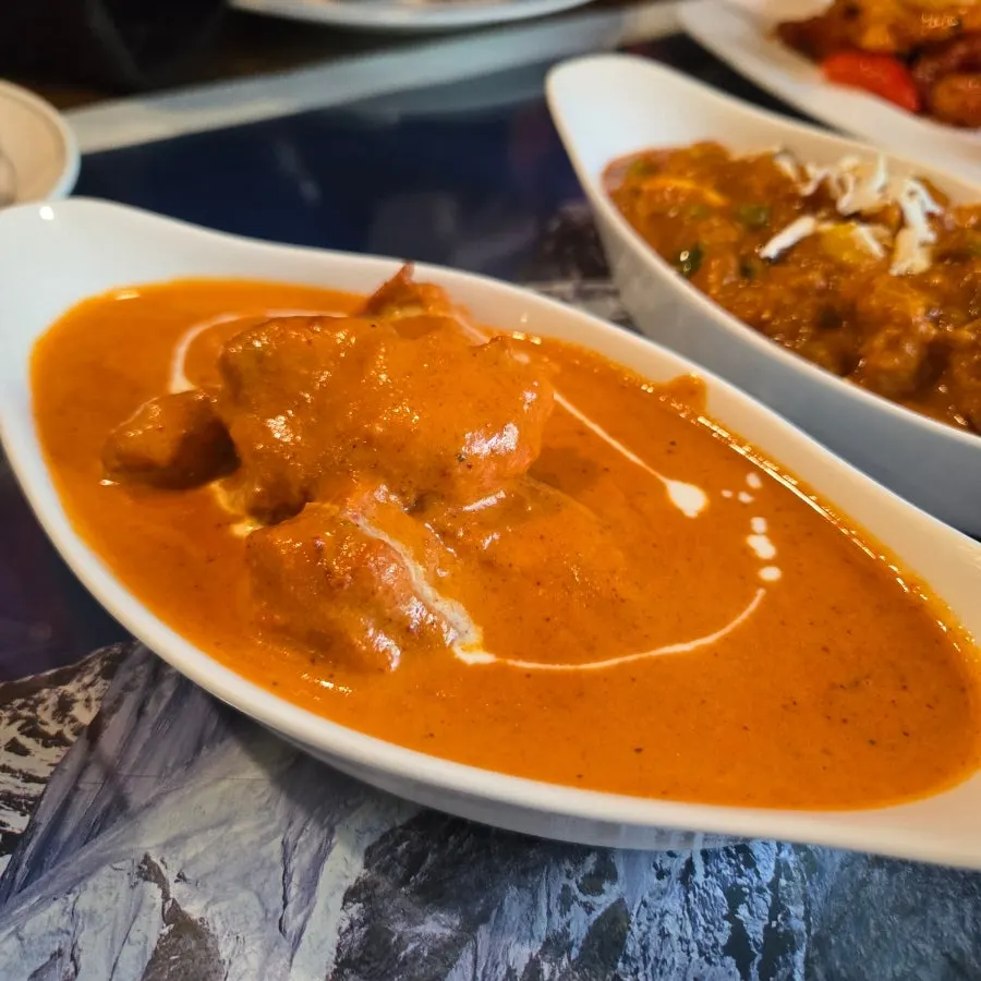 Creamy chicken makhani curry