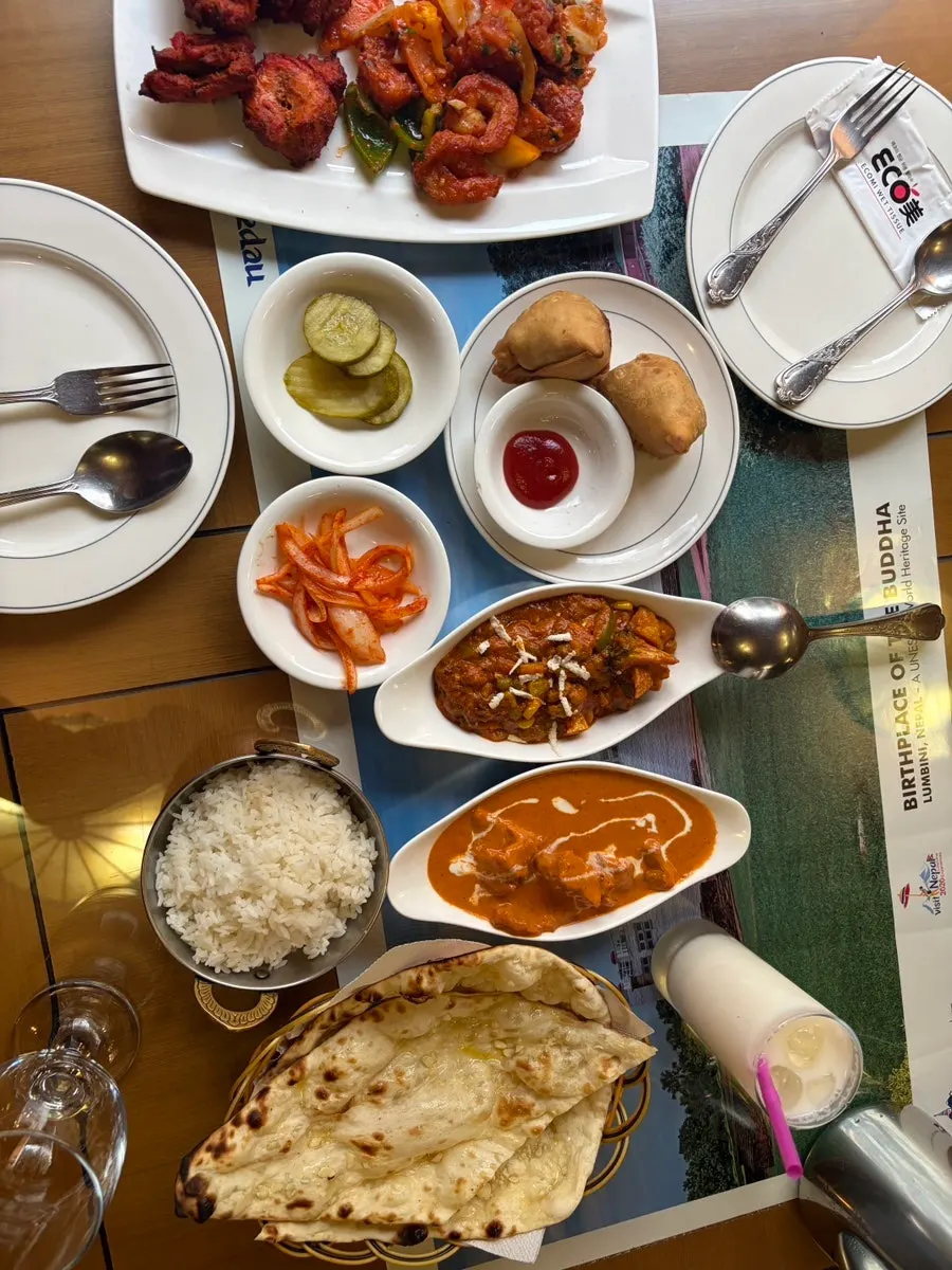 음료가 함께 놓인 커플세트