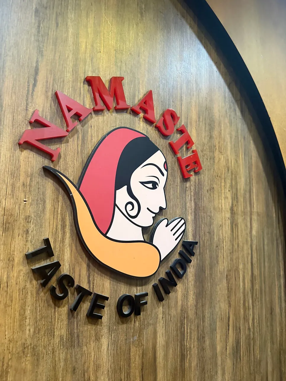 Table setting at Namaste Dongmyo Branch