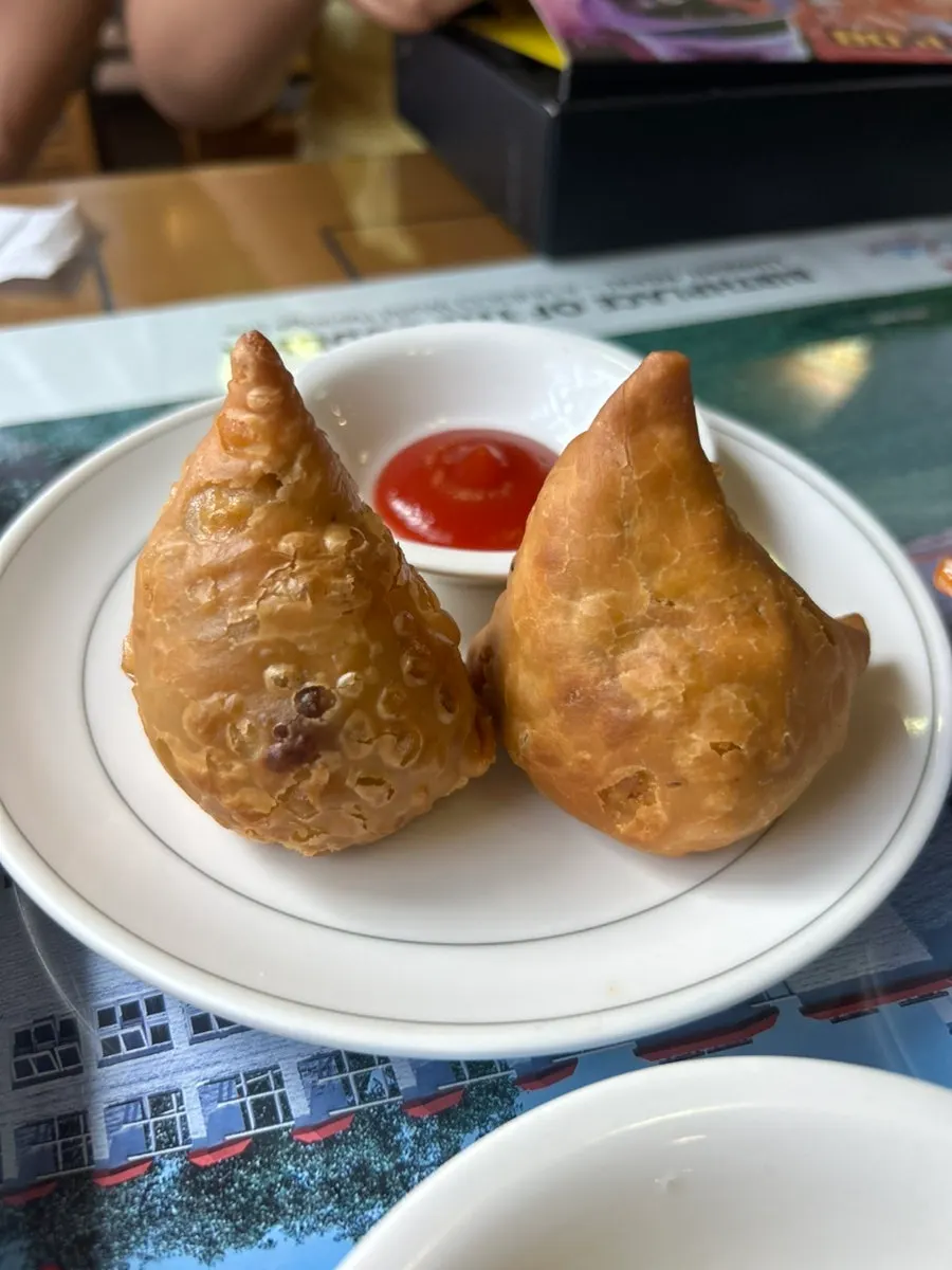 Tôm sốt cay xào cùng rau củ