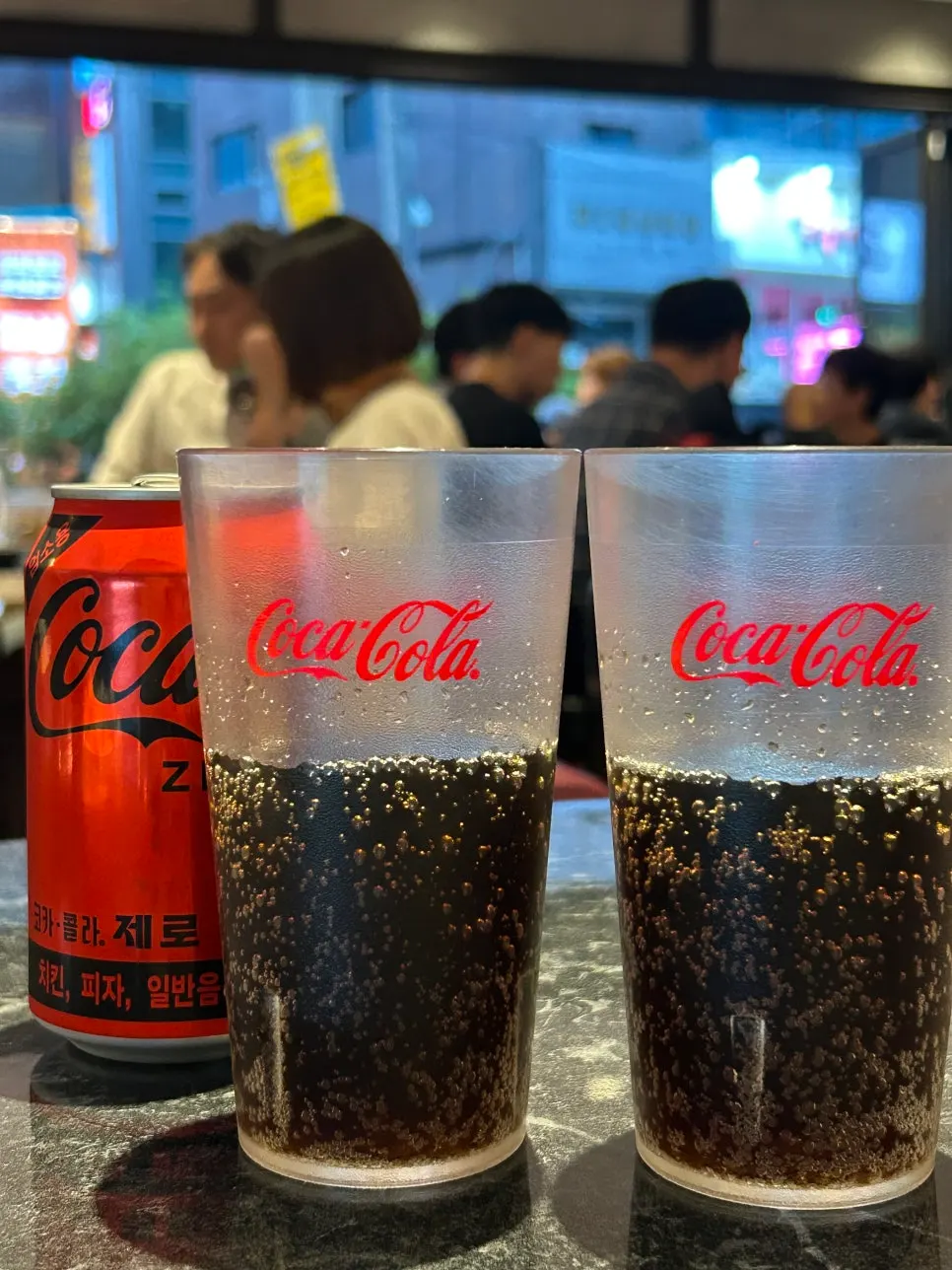 Zero-calorie cola served alongside the chicken