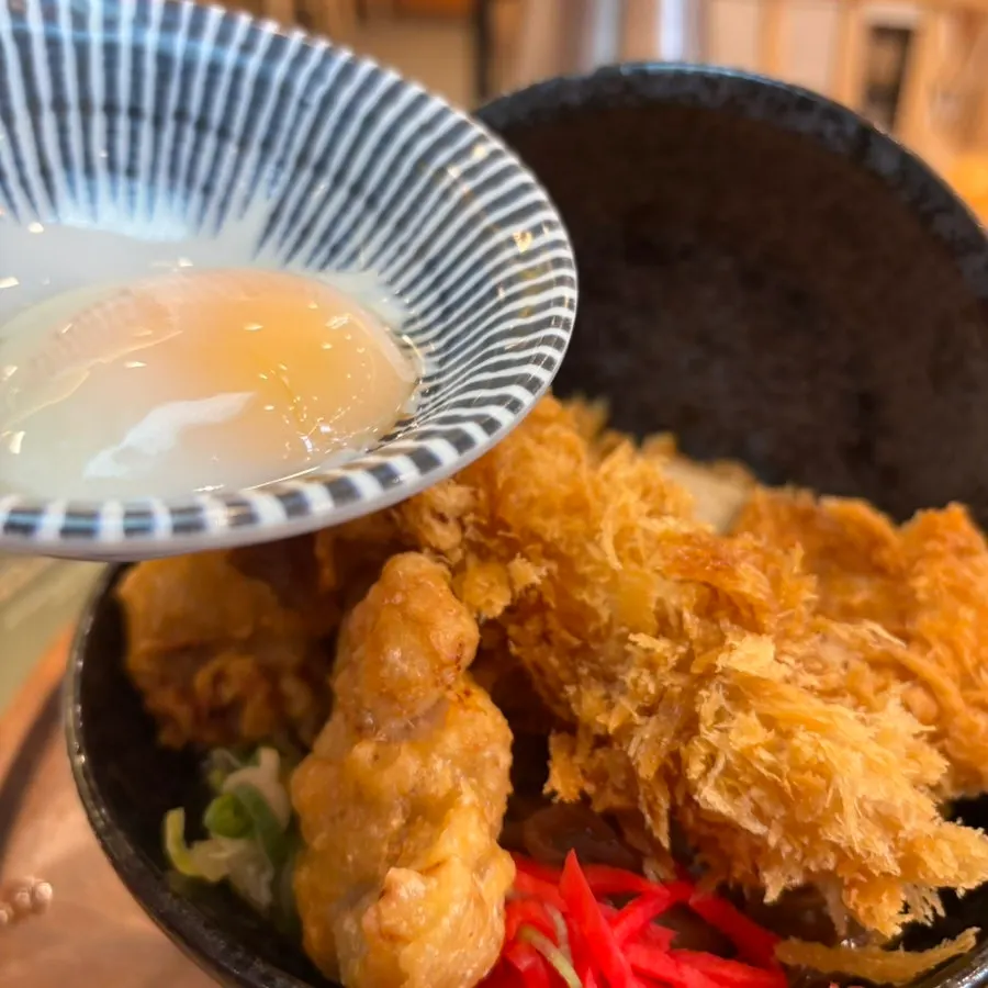 Full table of ordered food at Baek Sojeong