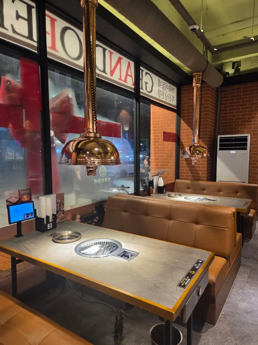 Private-feeling restaurant space