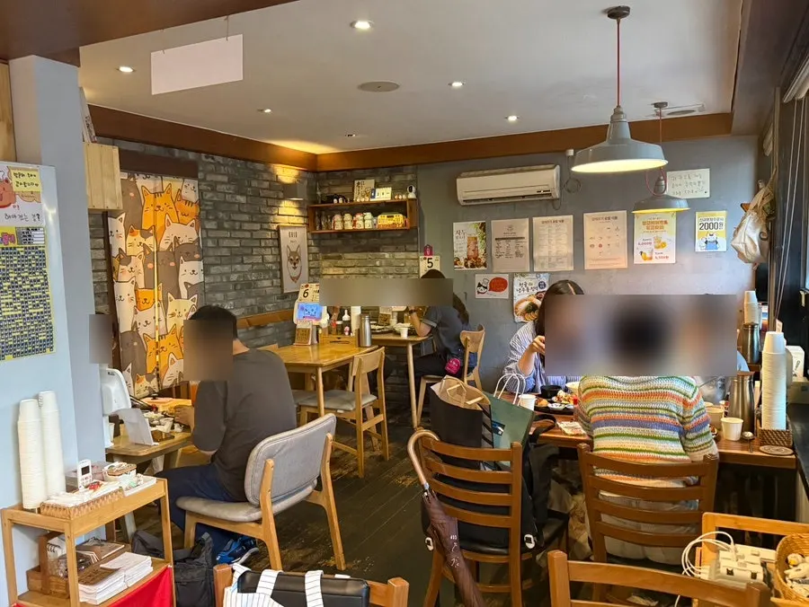 Japanese-style restaurant interior with knick-knacks
