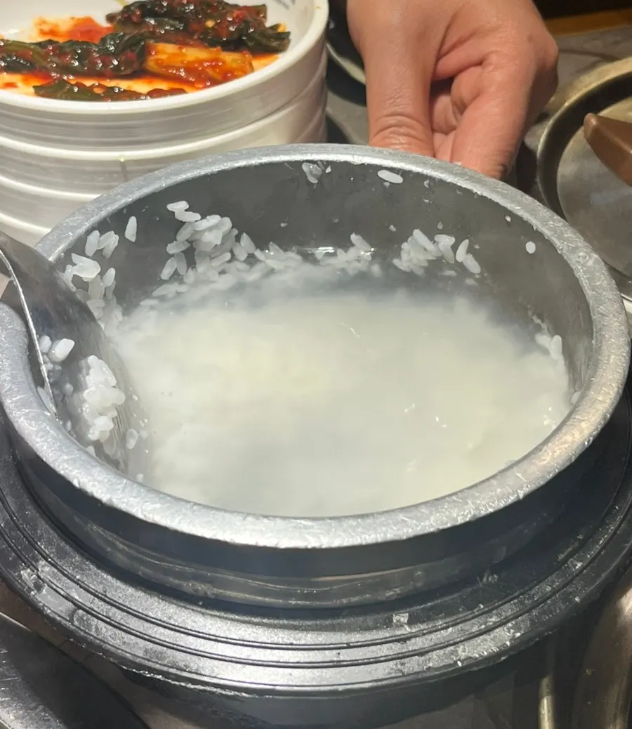 솥밥과 된장찌개 식사