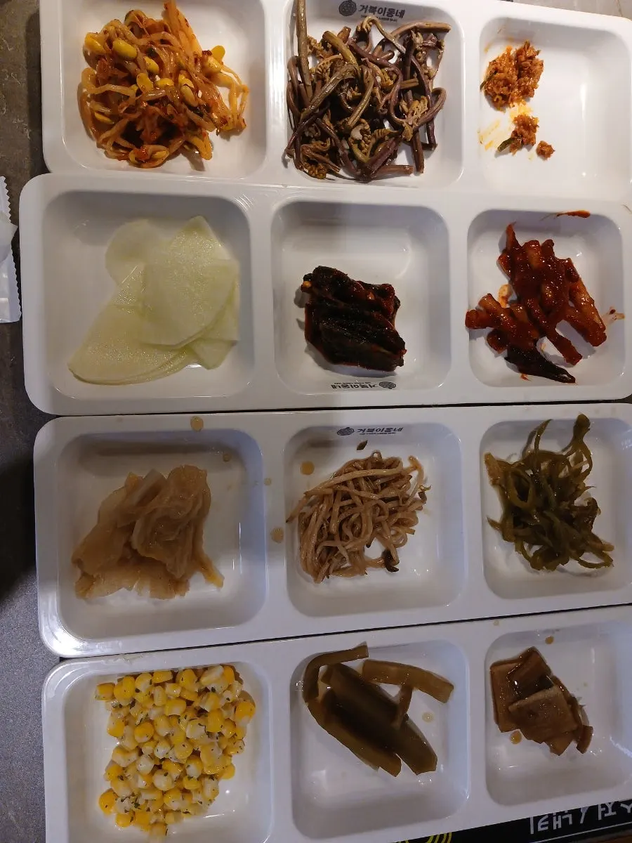 고기와 곁들이는 셀프 밑반찬