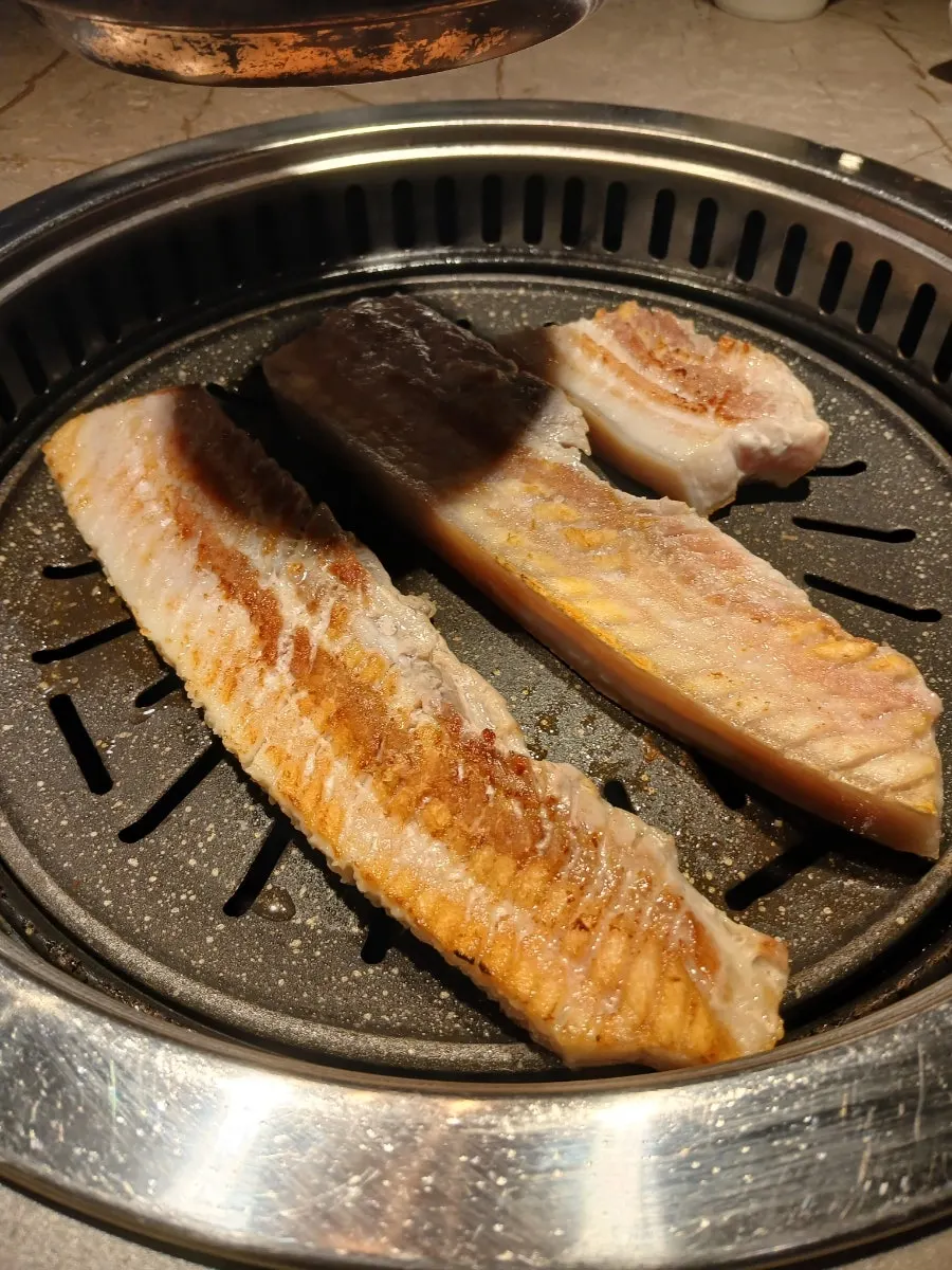 불판 위 숙성 삼겹살