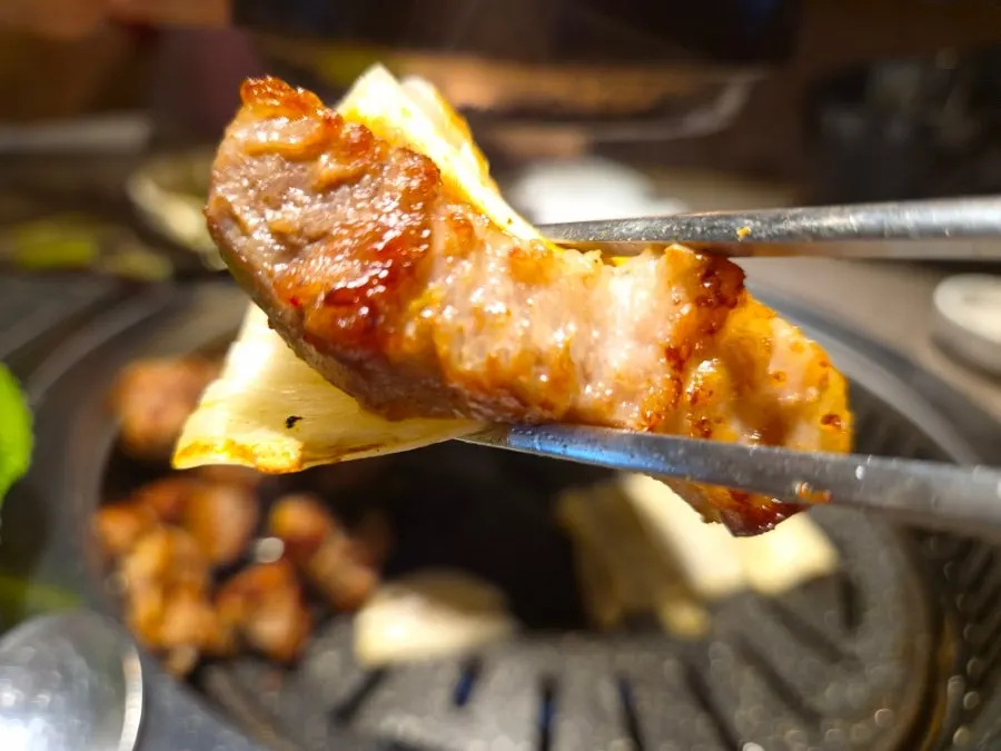 A combination of ssam vegetables and meat