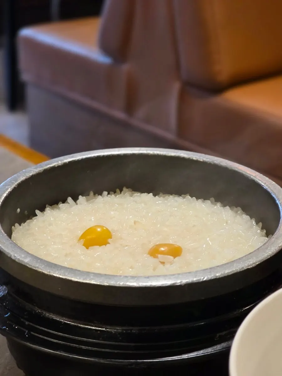 Pot-cooked rice eaten with the meat
