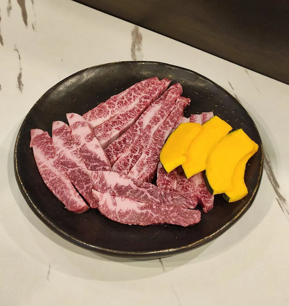 Hanwoo grilled with du-tae fat