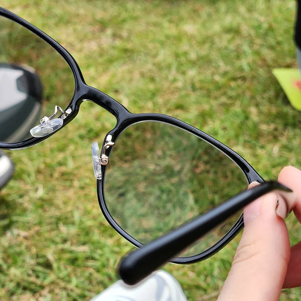 Choosing glasses with custom lenses