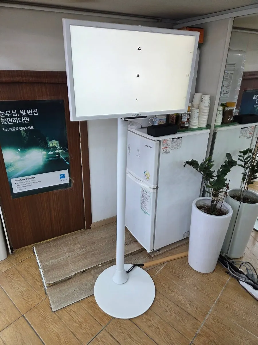 꼼꼼하게 진행한 시력검사