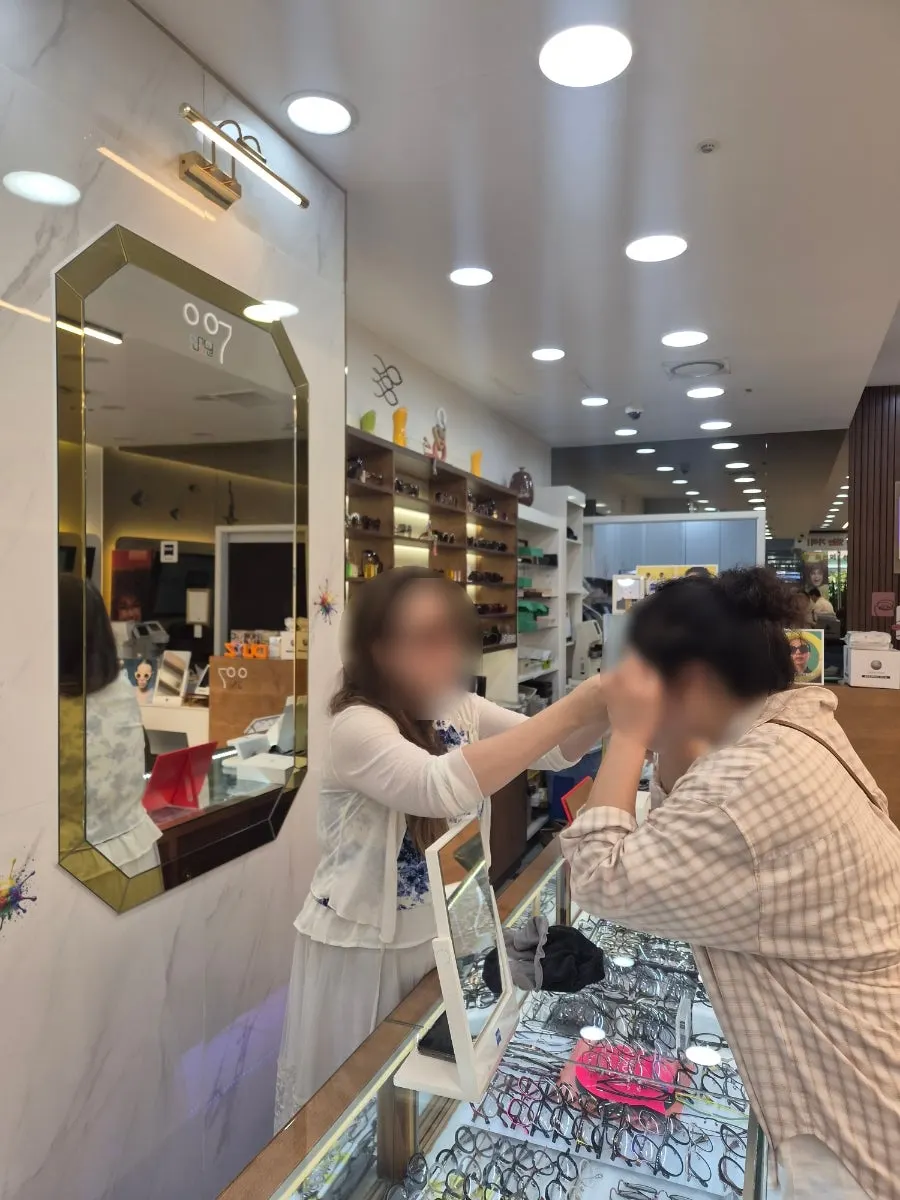 007안경원 검사실 시력검사 장비