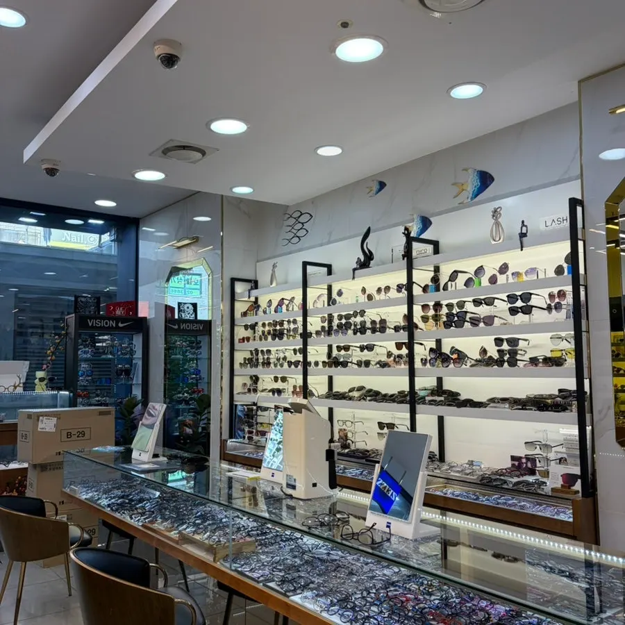 007 Optical with ZEISS equipment and genuine brand frames